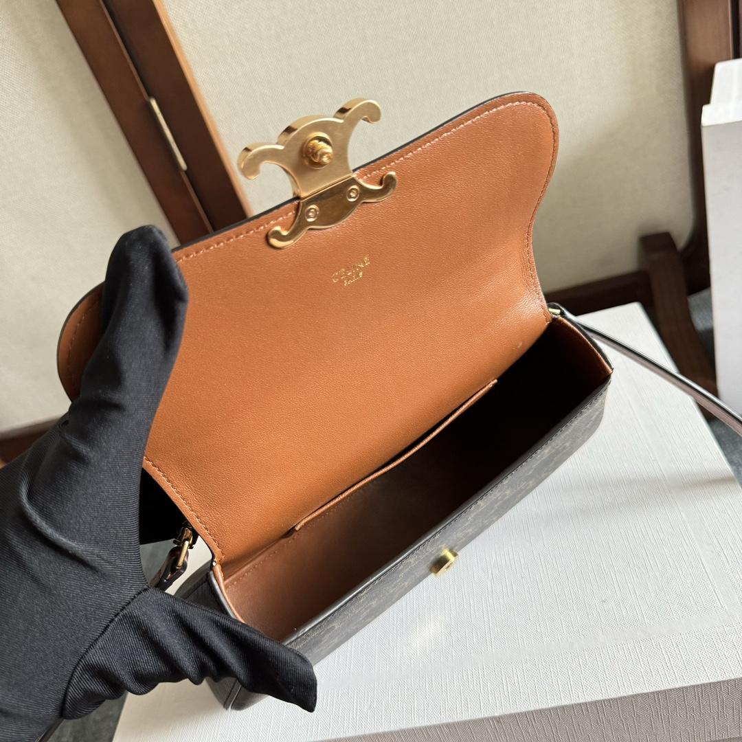 Celine Teen Celine Lola In Triomphe Canvas And Clafskin  - 