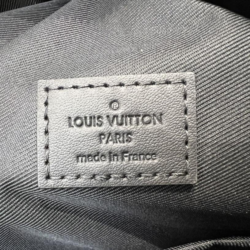 Louis Vuitton Discovery Backpack MM   M22545 - 