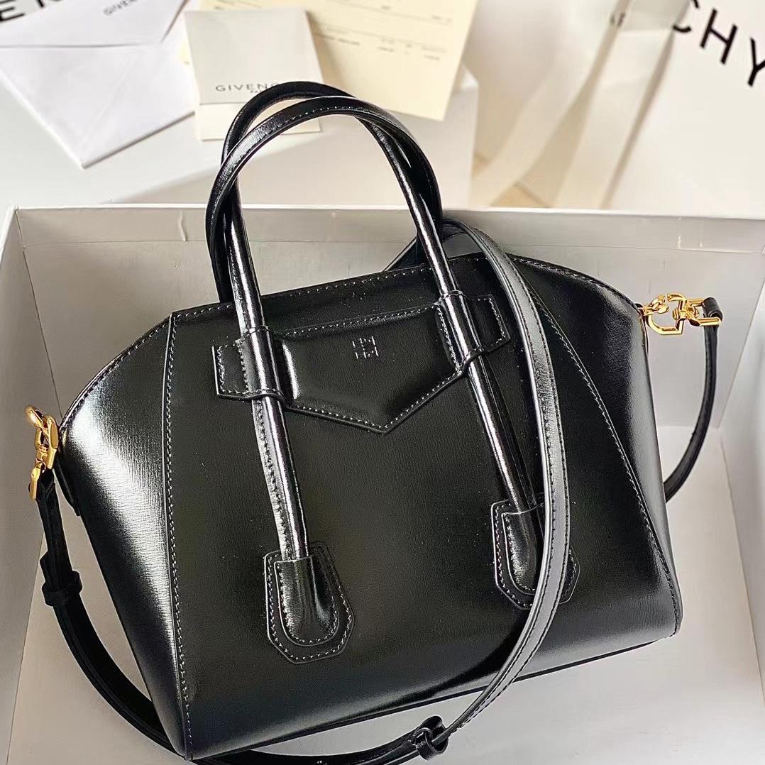 Givenchy Antigona Bag    20x22x13cm - 