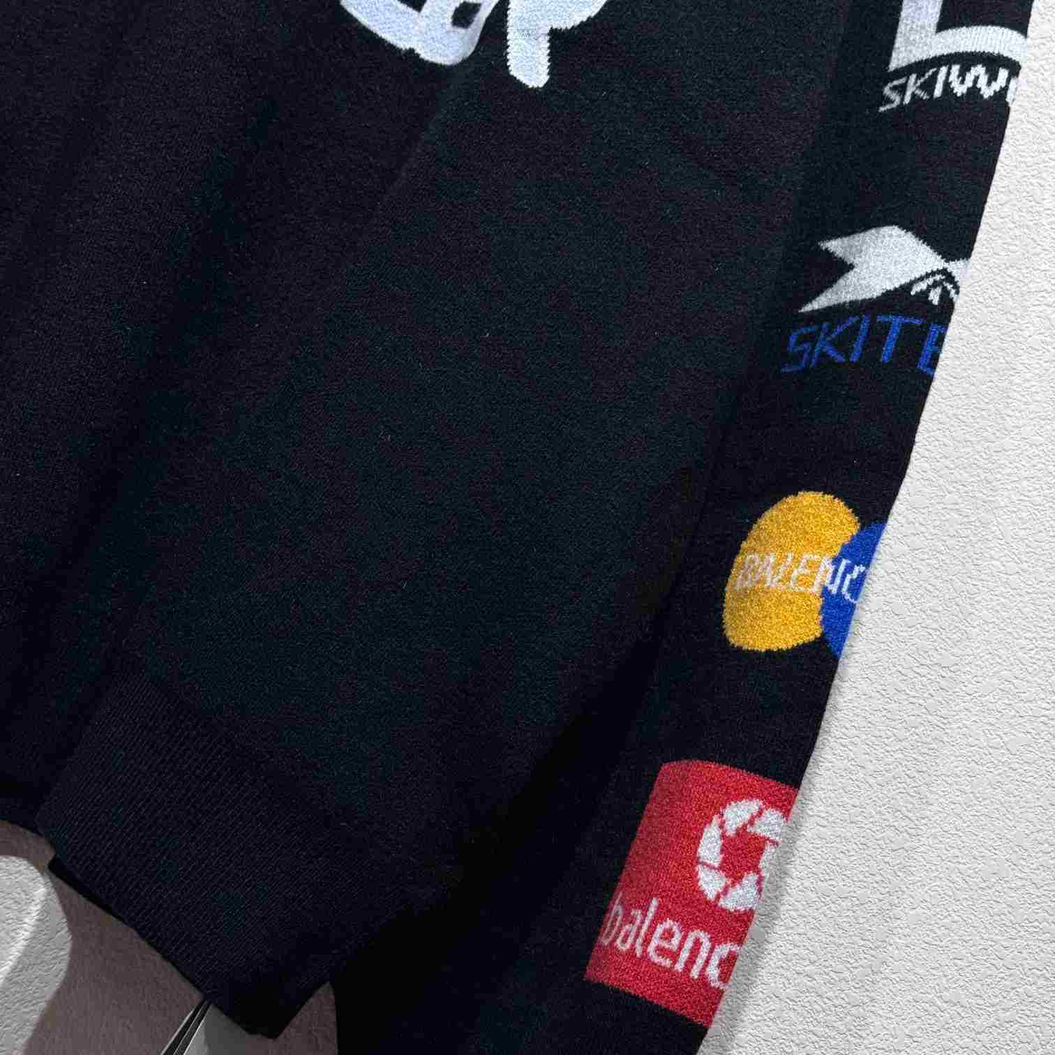 Balenciaga Ski Long Sleeve Turtleneck In Black - 