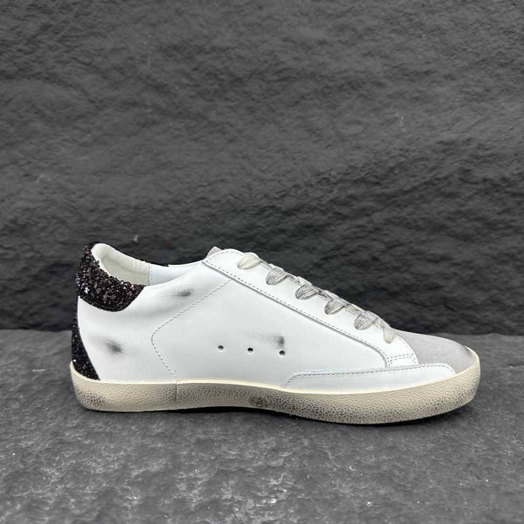 Golden Goose Sneakers - 
