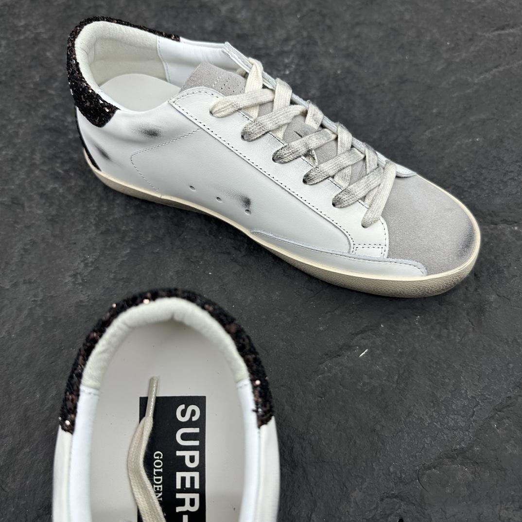Golden Goose Sneakers - 