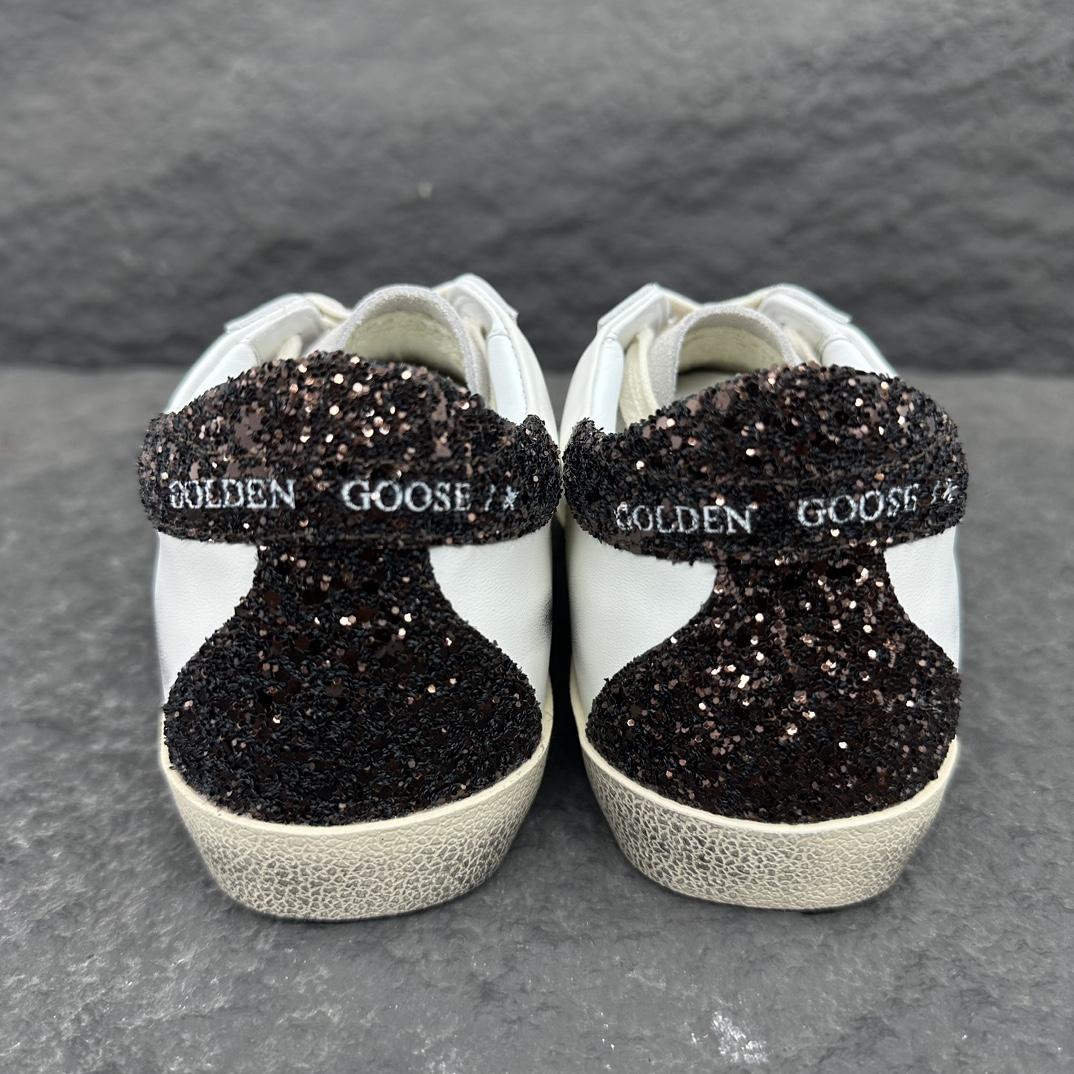 Golden Goose Sneakers - 