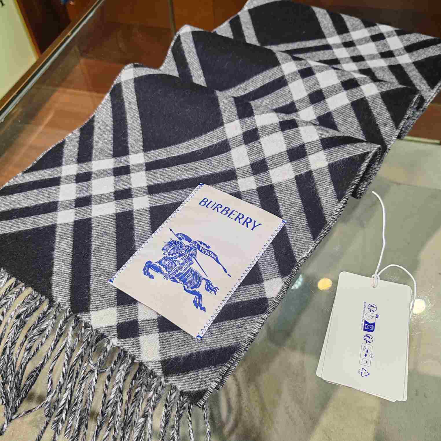 Burberry Check Cashmere Scarf - 