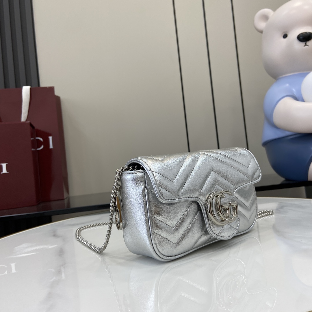 Gucci GG Marmont Super Mini Bag - 