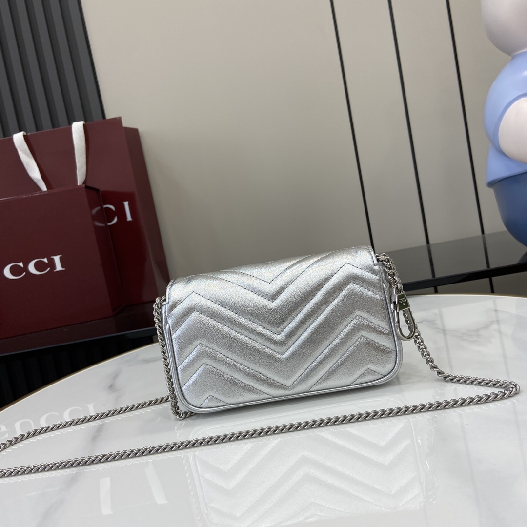 Gucci GG Marmont Super Mini Bag - 
