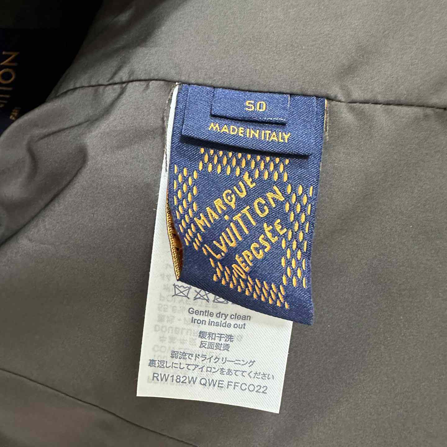 Louis Vuitton Single-Breasted Nubuck Leather Jacket   1AFXFK - 