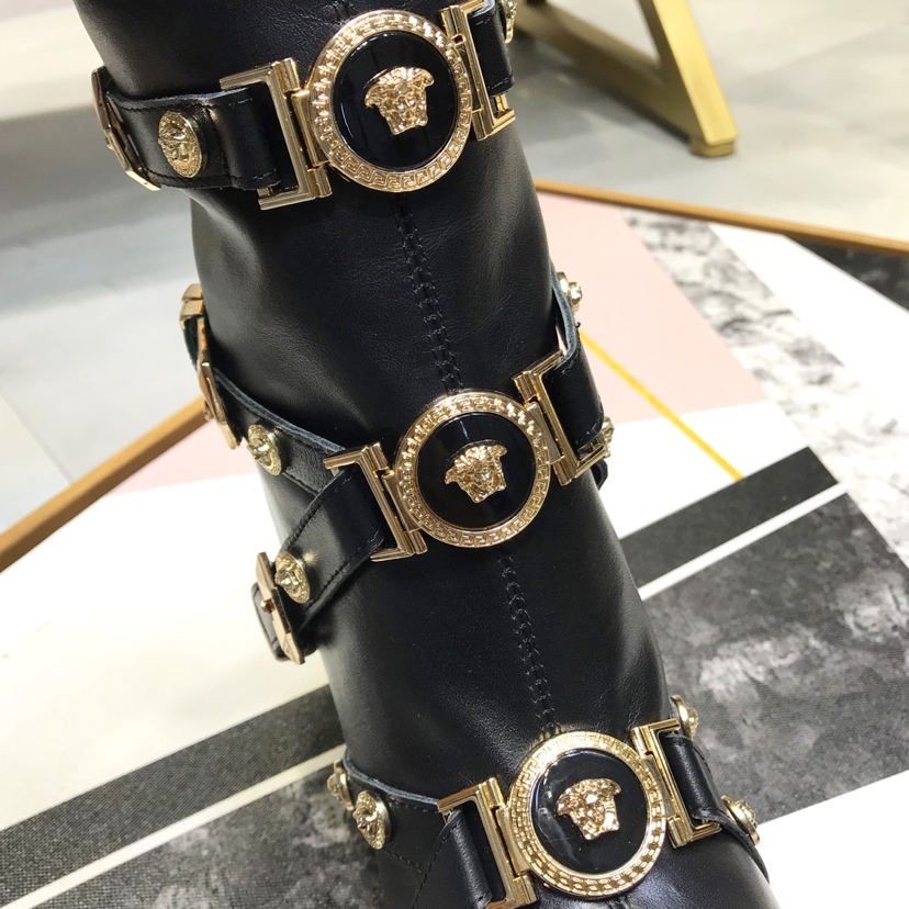 Balmain Leather Ankle Boots - 