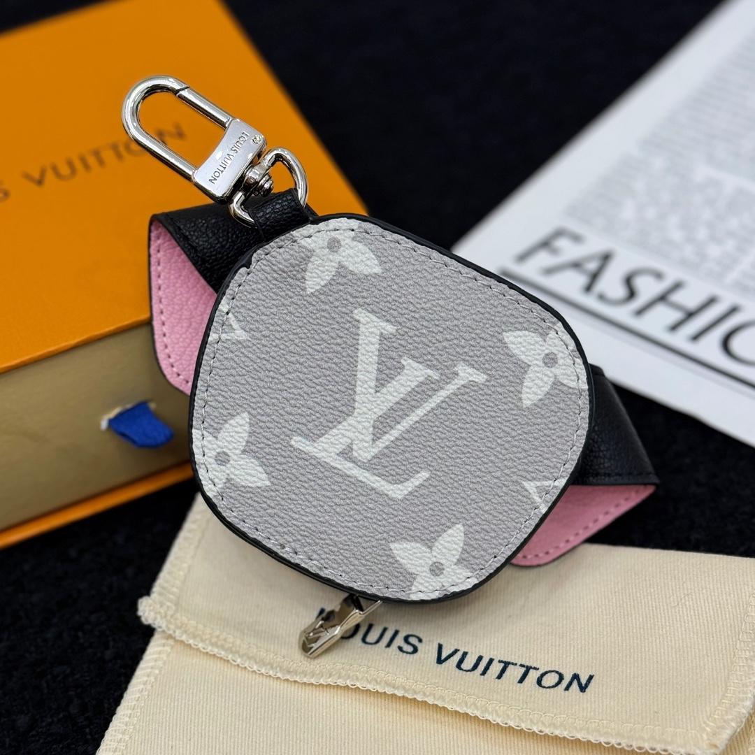 Louis Vuitton 57th Street NYC LV Dog Bag Charm  M02272 - 