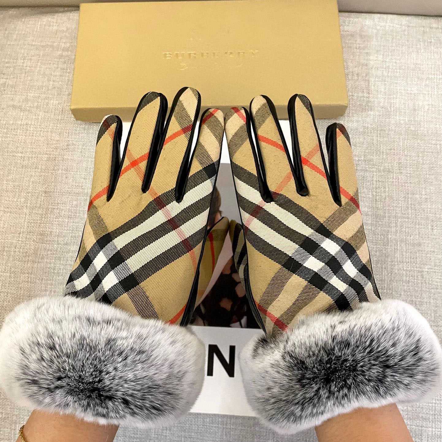 Burberry Gloves  - 