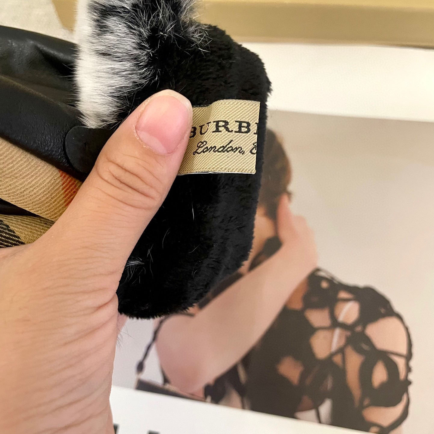 Burberry Gloves  - 