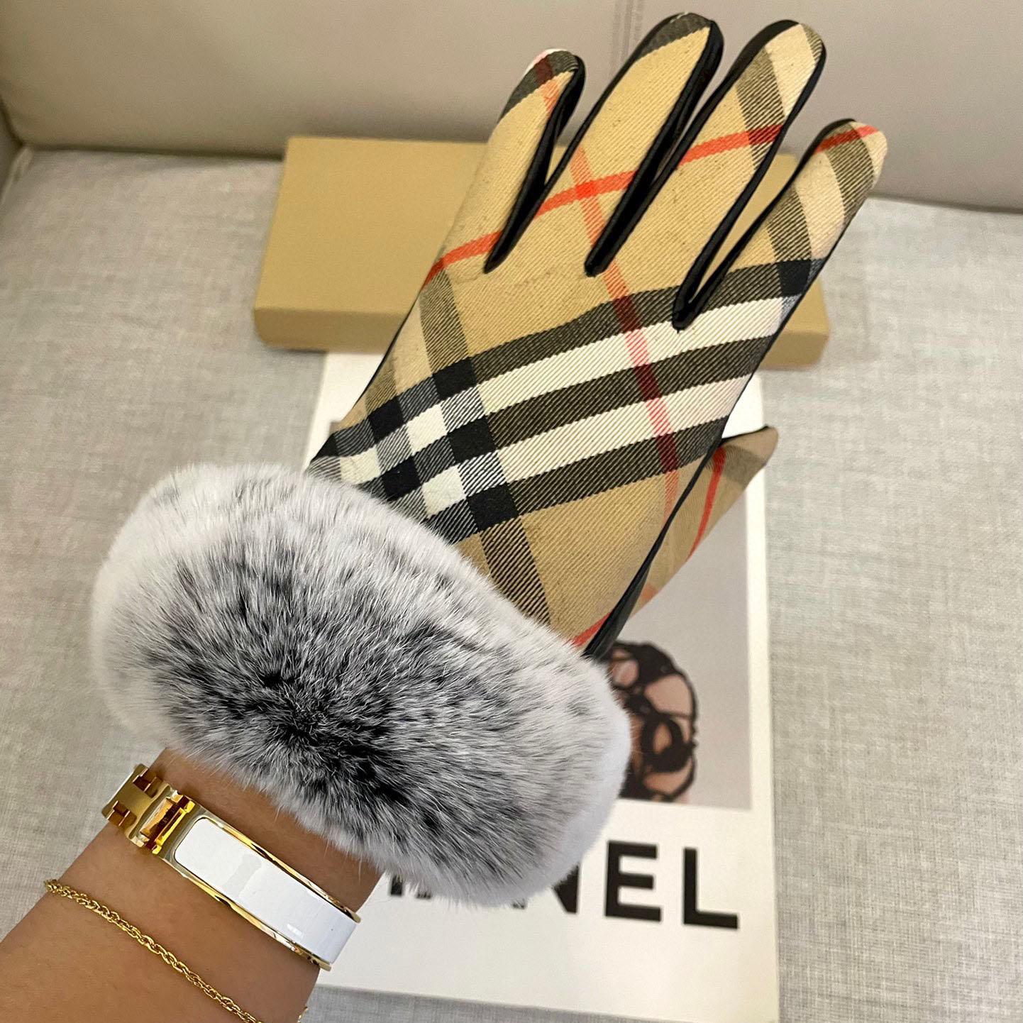 Burberry Gloves  - 