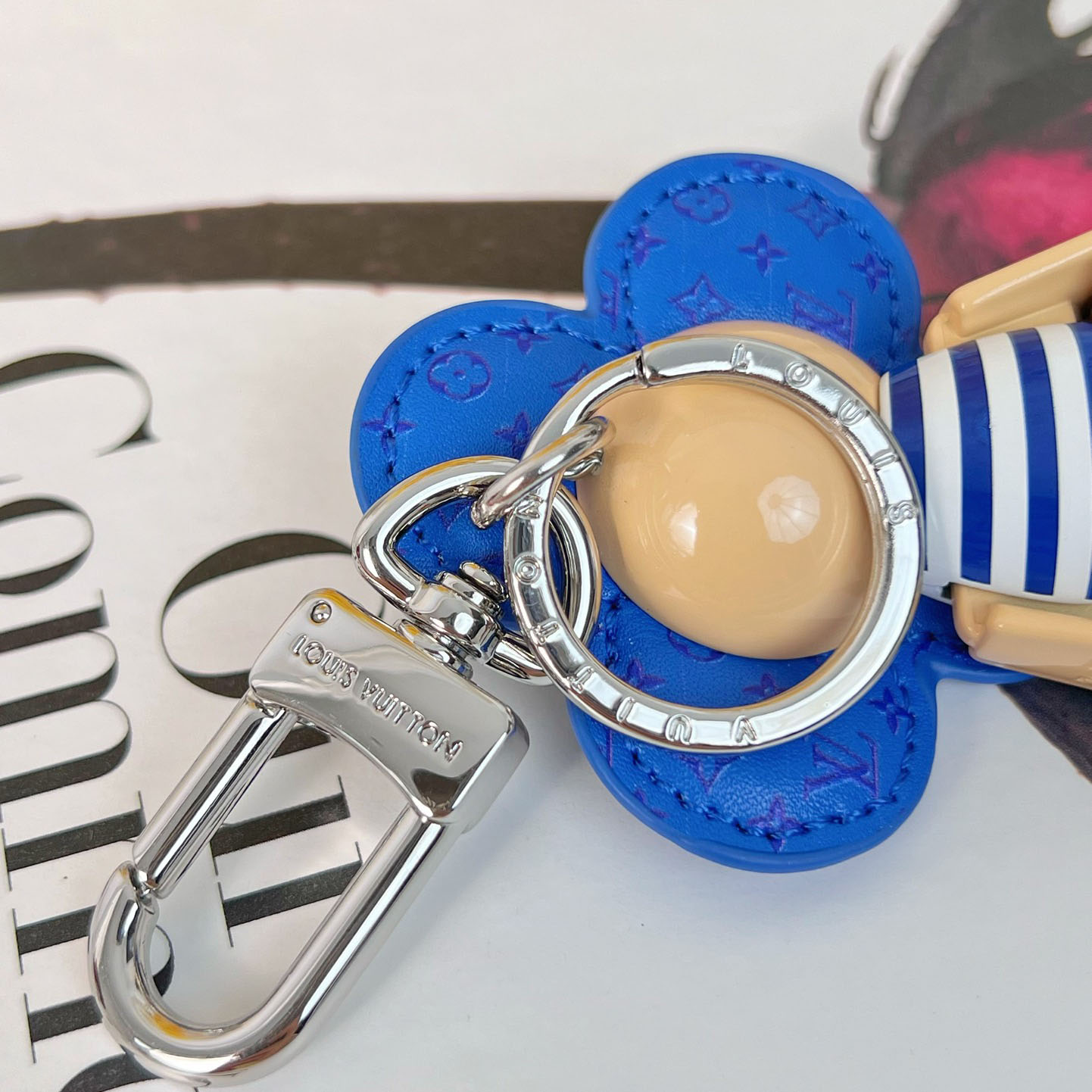 Louis Vuitton Vivienne in Paris Bag Charm  M01937 - 