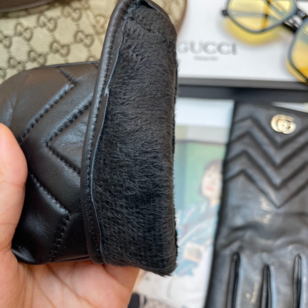 Gucci Gloves  - 