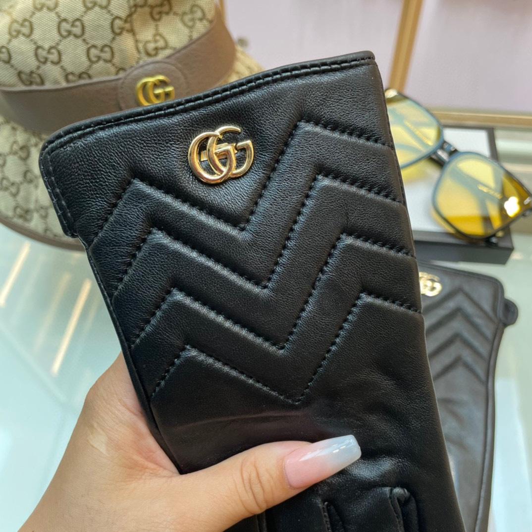 Gucci Gloves  - 