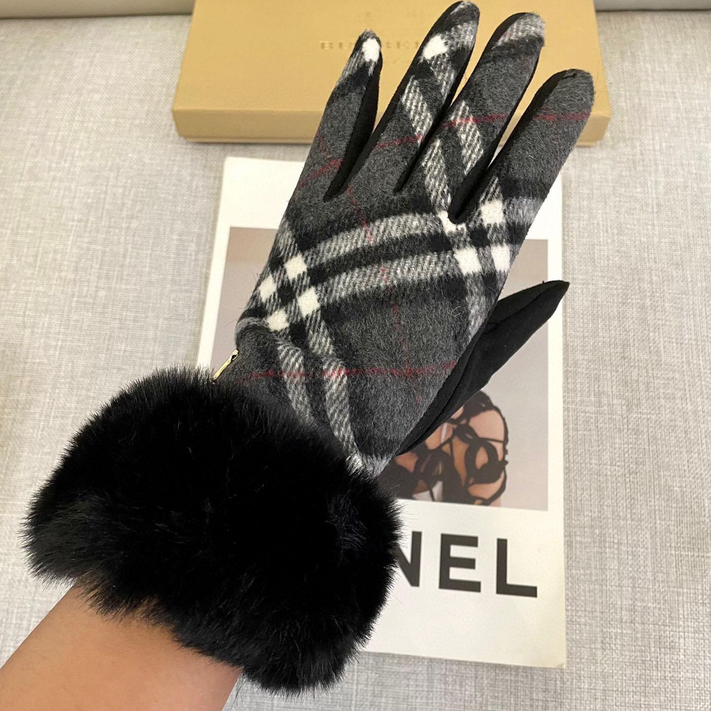 Burberry Gloves  - 
