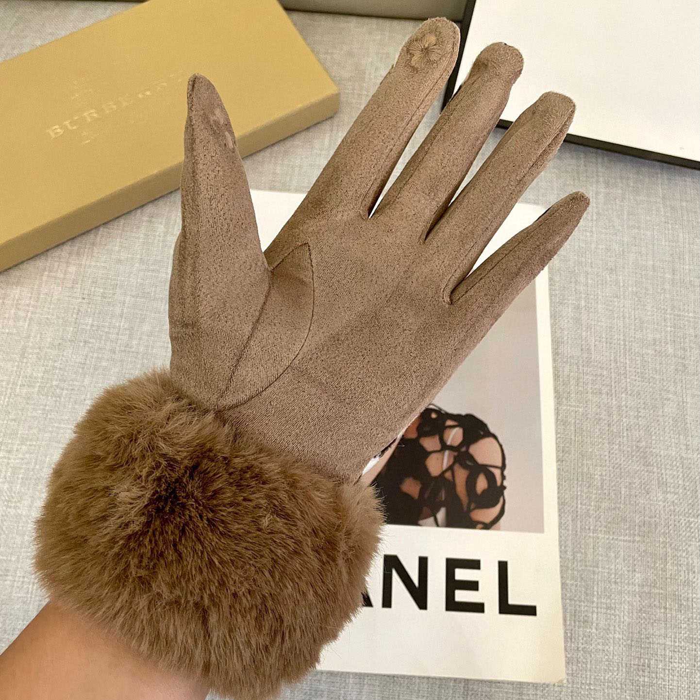 Burberry Gloves  - 