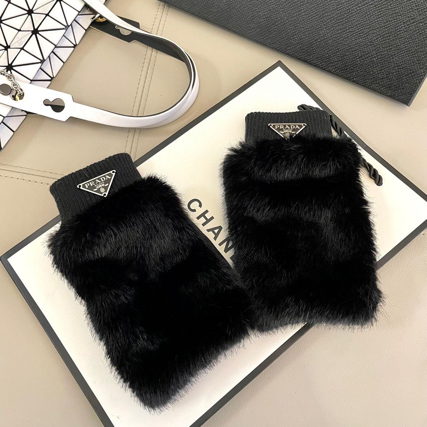 Prada Gloves  - 