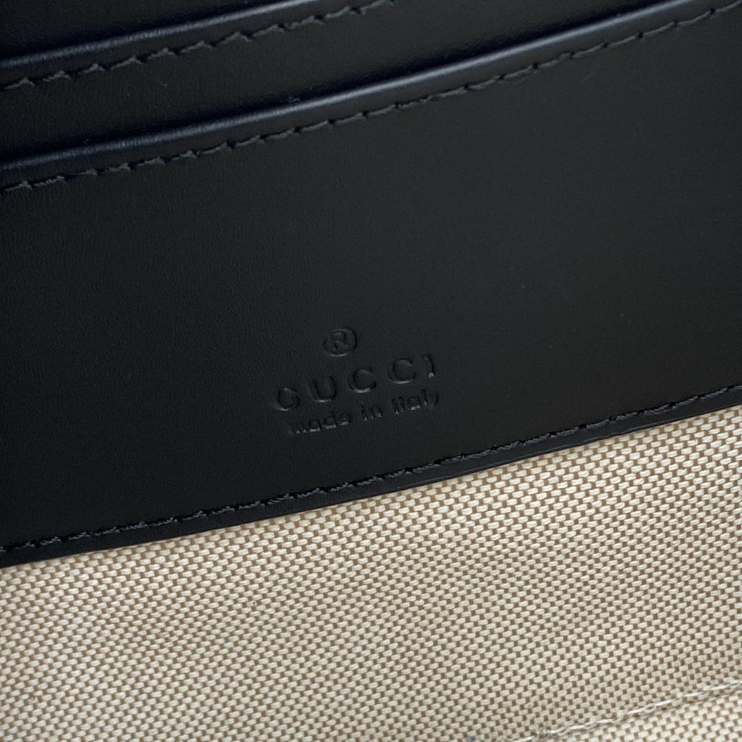 Gucci Medium GG Crossbody Bag - 