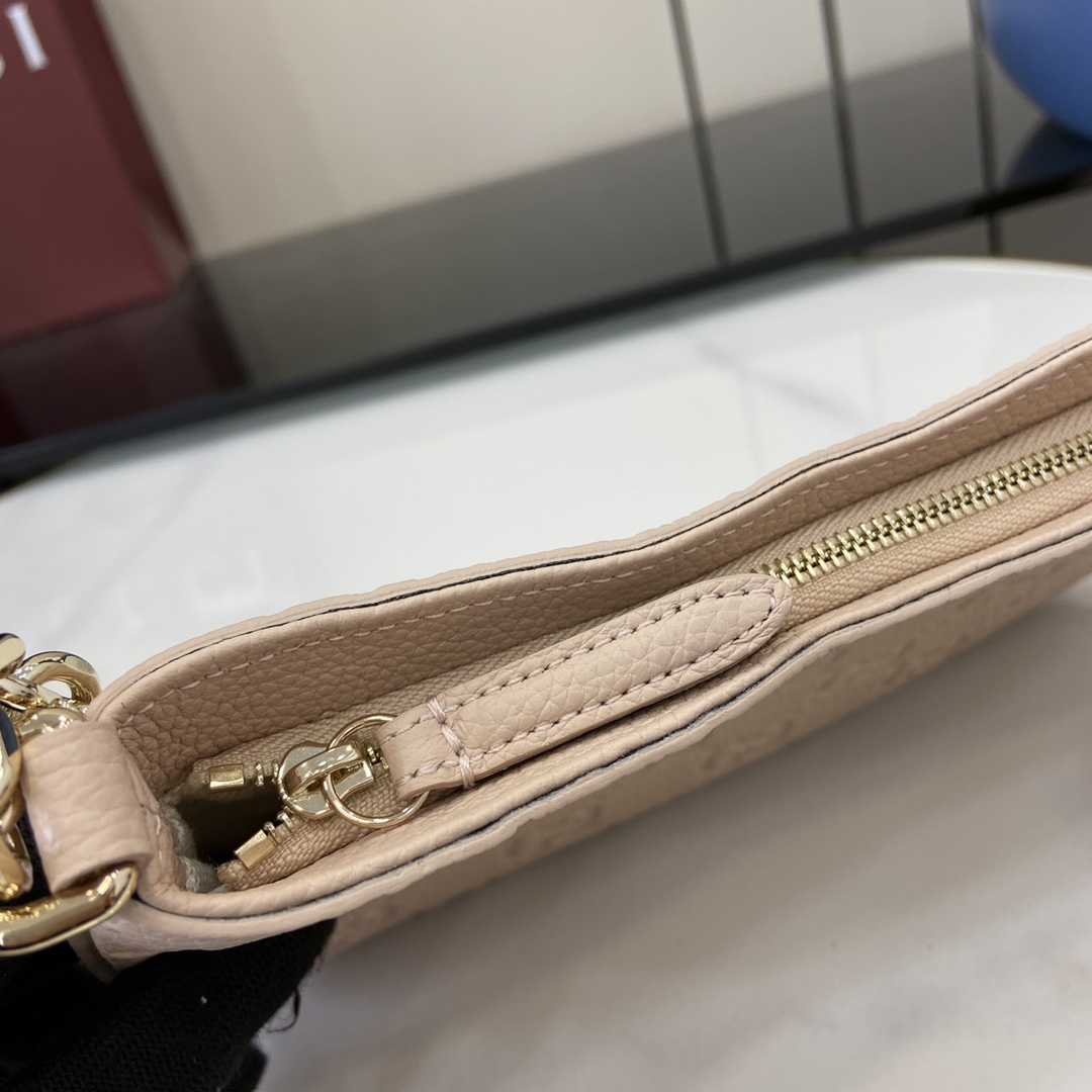 Gucci GG Emblem Super Mini Bag - 