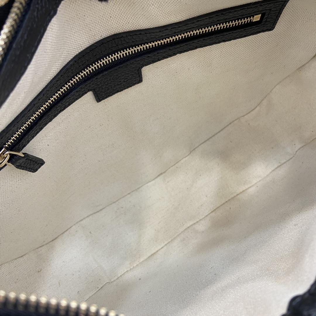 Gucci GG Emblem Medium Shoulder Bag - 