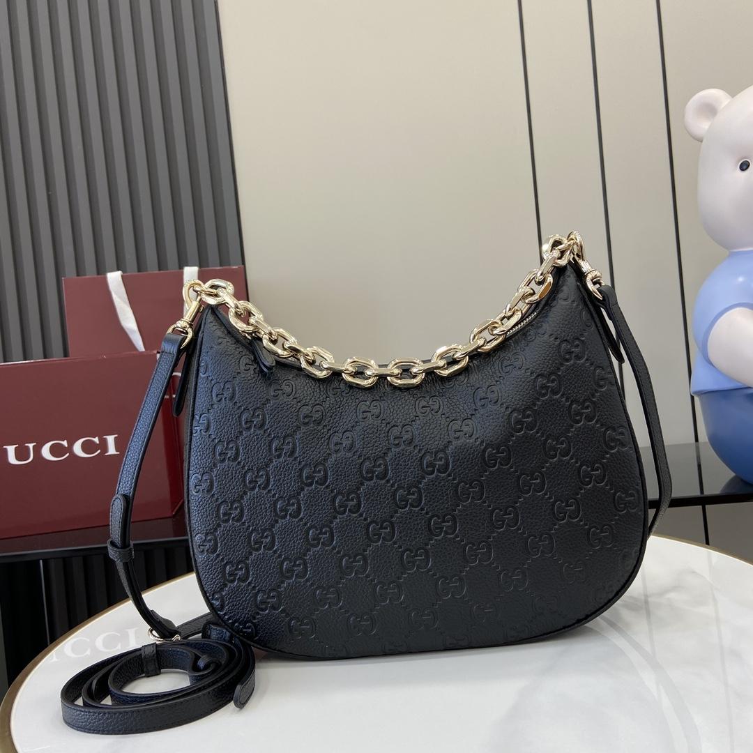 Gucci GG Emblem Medium Shoulder Bag - 