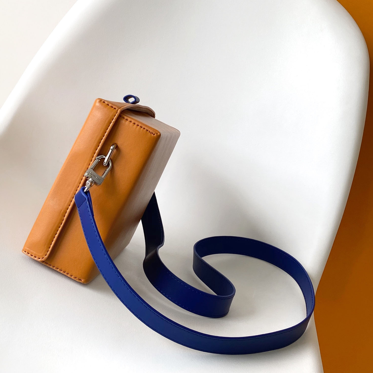 Louis Vuitton Shopper Clutch  M13984 - 