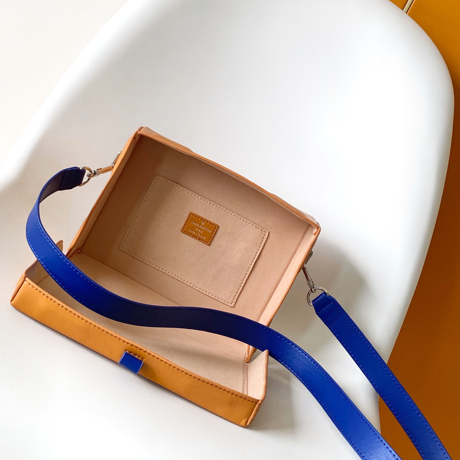 Louis Vuitton Shopper Clutch  M13984 - 