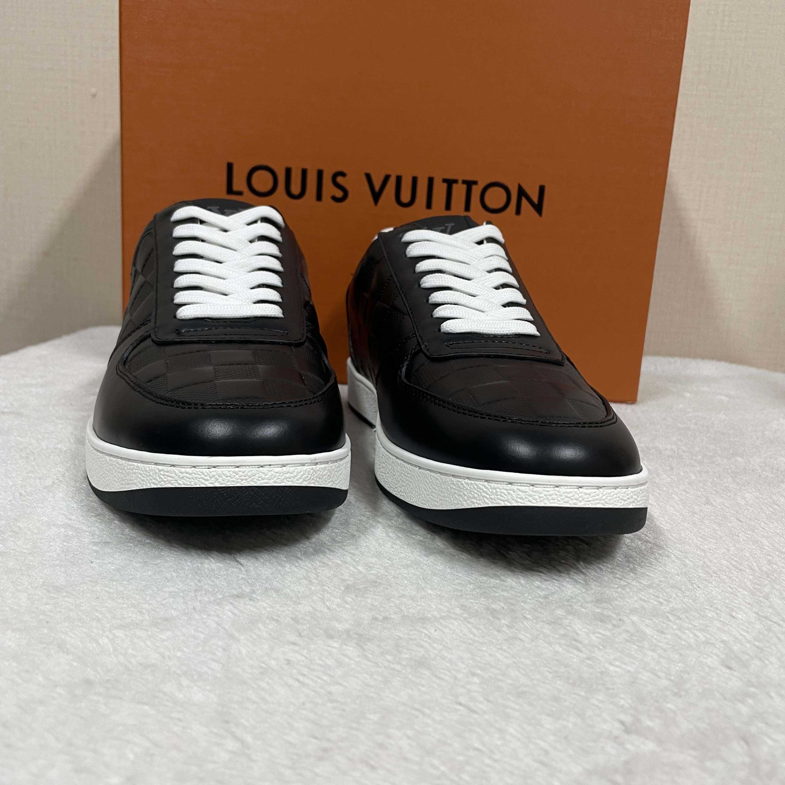 Louis Vuitton Rivoli Sneaker  1ACVIB - DesignerGu