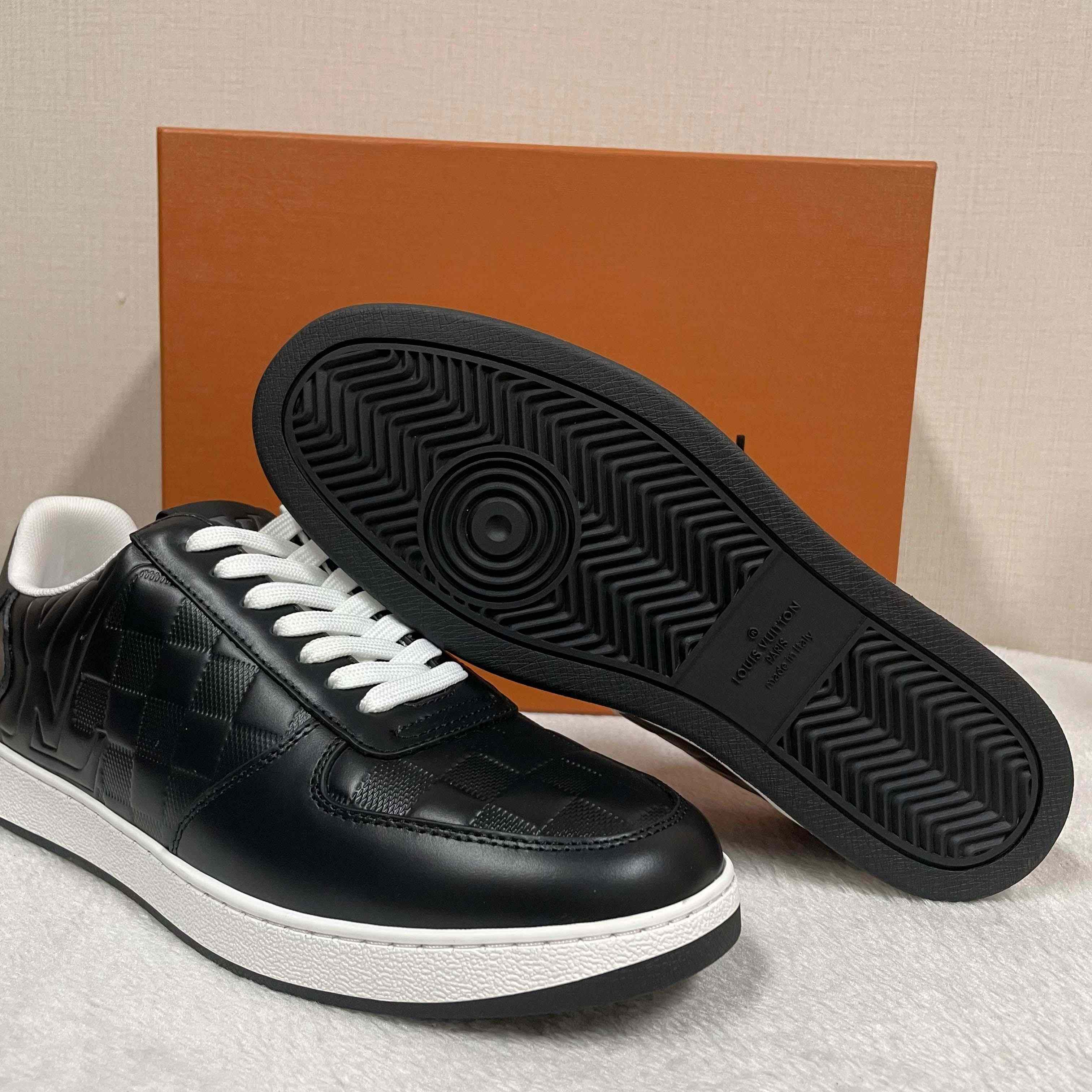 Louis Vuitton Rivoli Sneaker  1ACVIB - DesignerGu