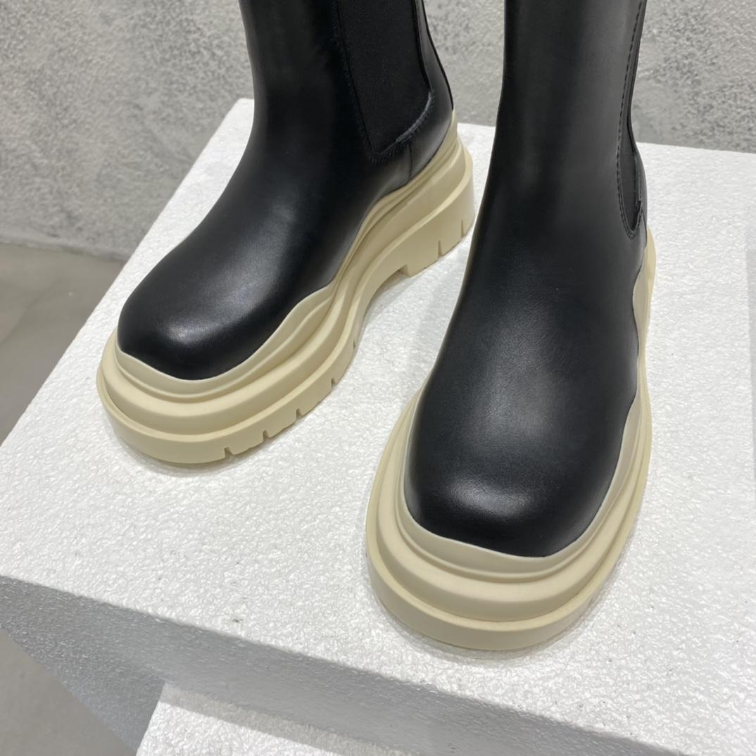 Bottega Veneta Tire Chelsea Boot - 