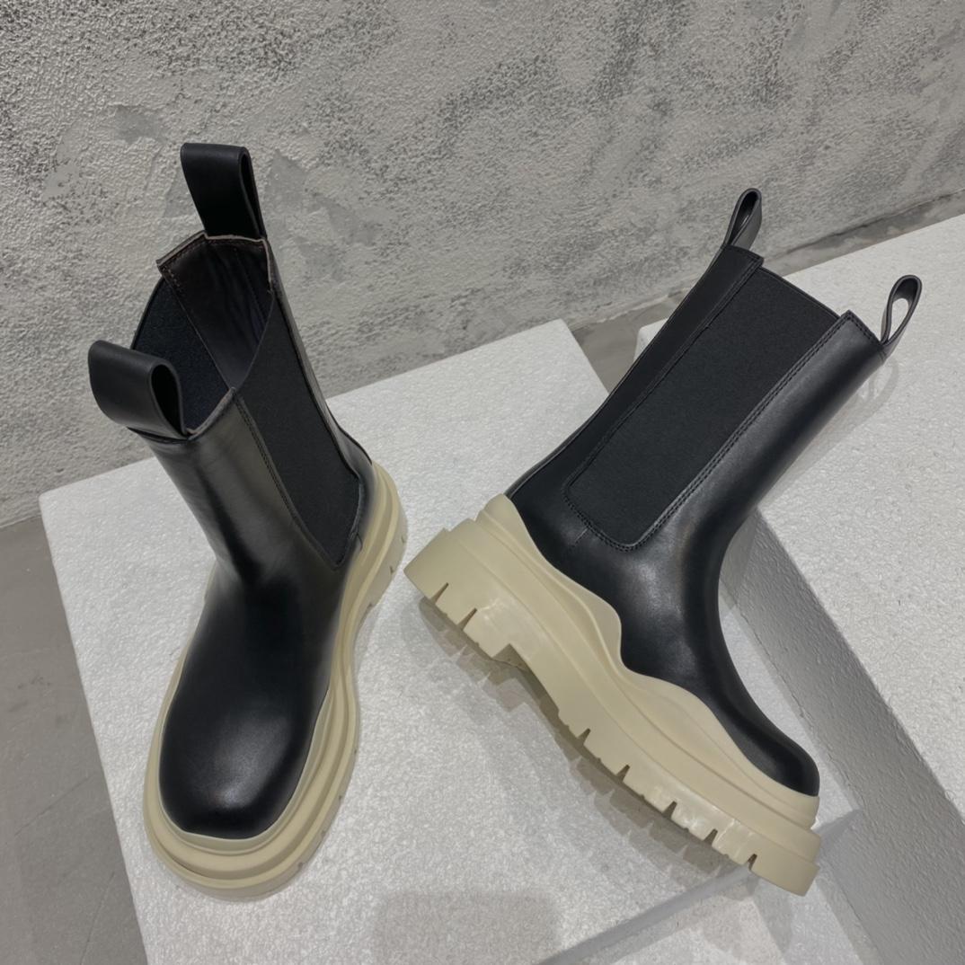 Bottega Veneta Tire Chelsea Boot - 