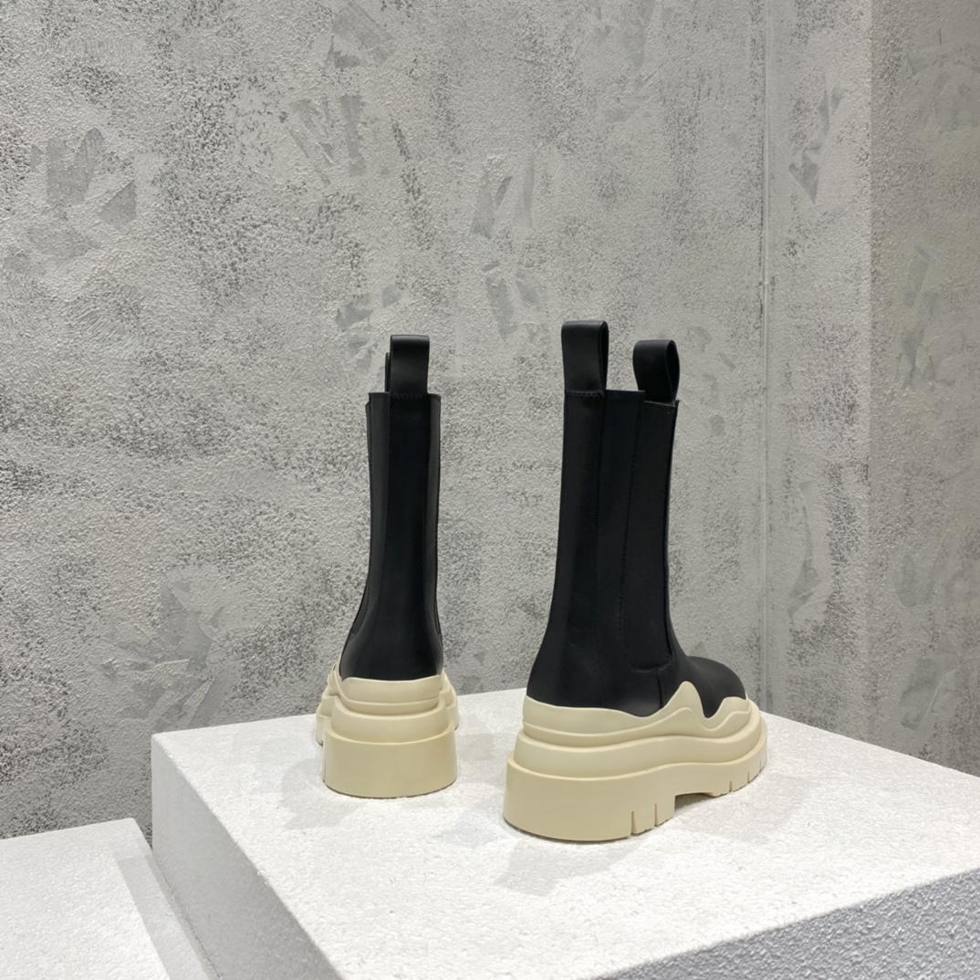 Bottega Veneta Tire Chelsea Boot - 