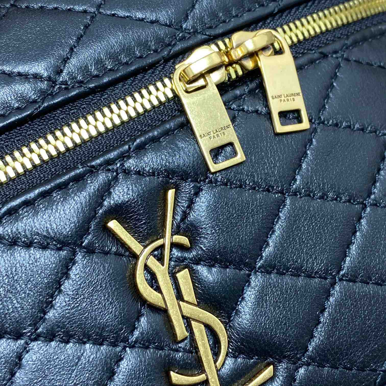 Saint Laurent Gaby Vanity Bag In Lambskin - 