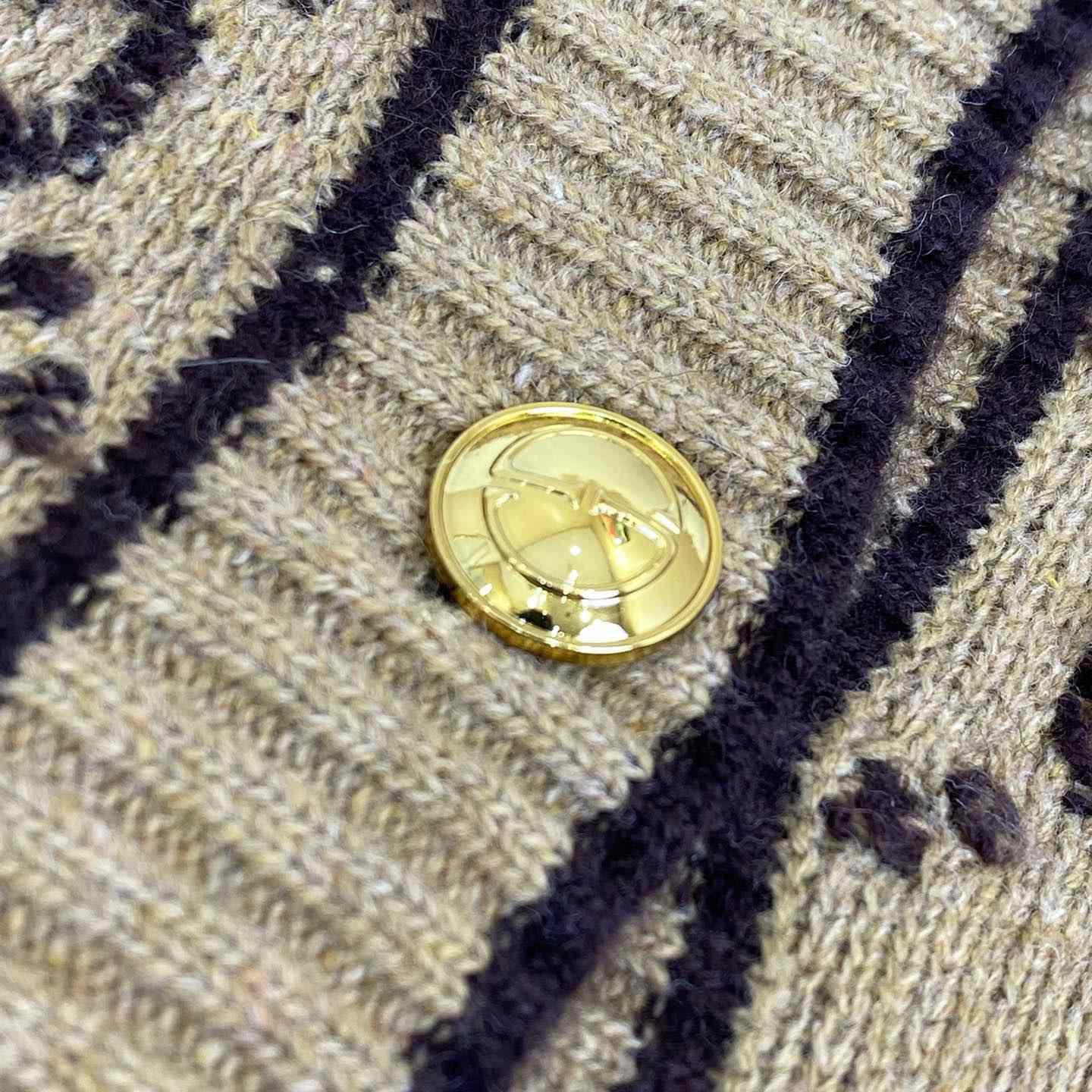 Gucci GG Wool Bouclé Jacquard Cardigan - 