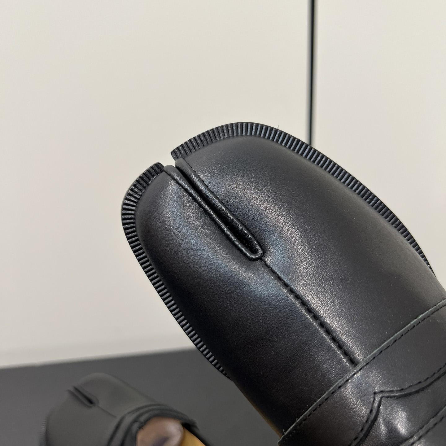 Maison Margiela Tabi Leather Loafers - 