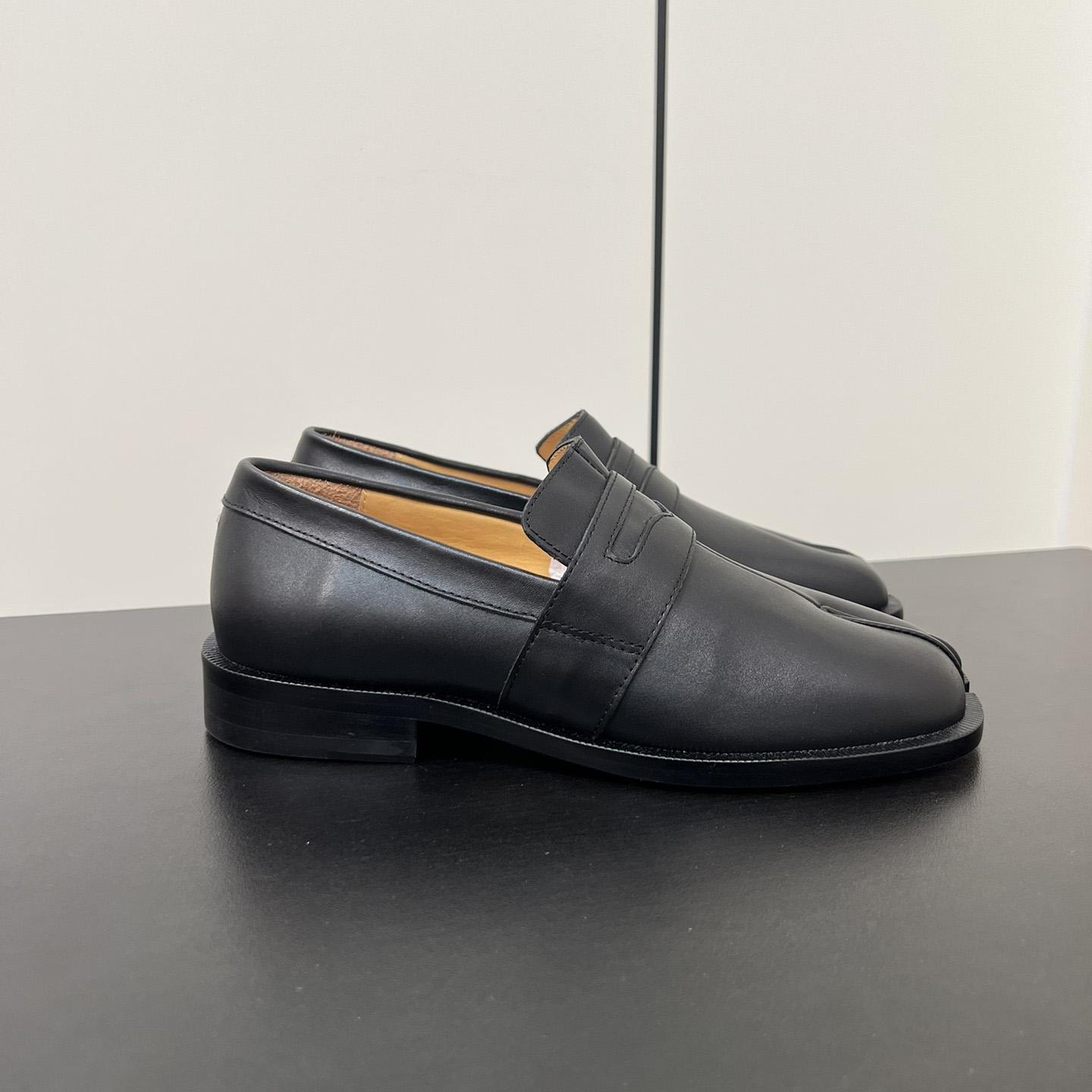 Maison Margiela Tabi Leather Loafers - 