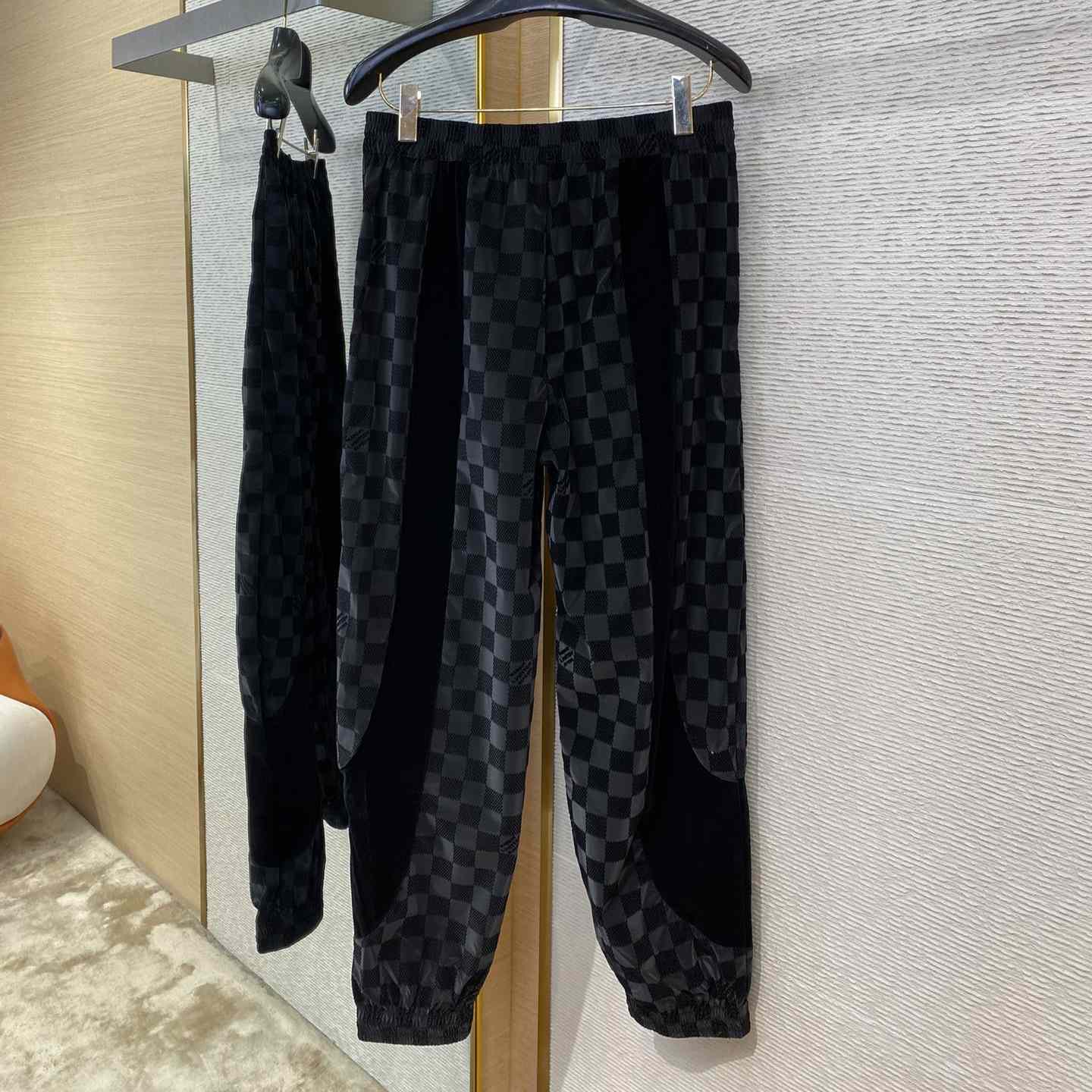 Louis Vuitton Flocked Damier Technical Track Pants   1AHCDQ - 