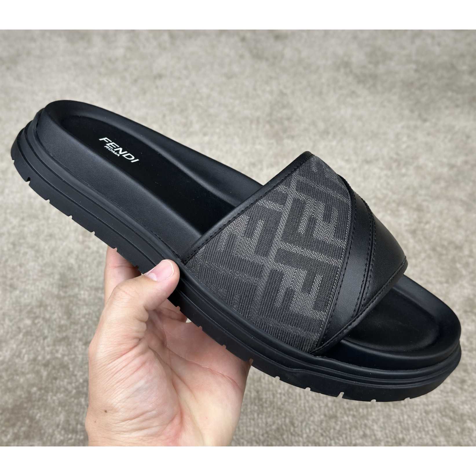 Fendi Diagonal Slides  - DesignerGu