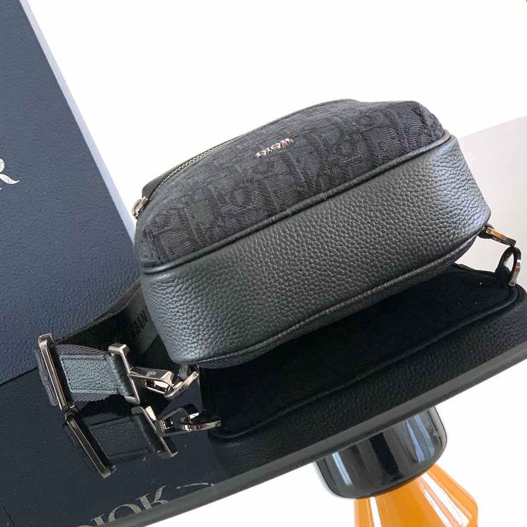 Dior Rider 2.0 Sling Bag  - 
