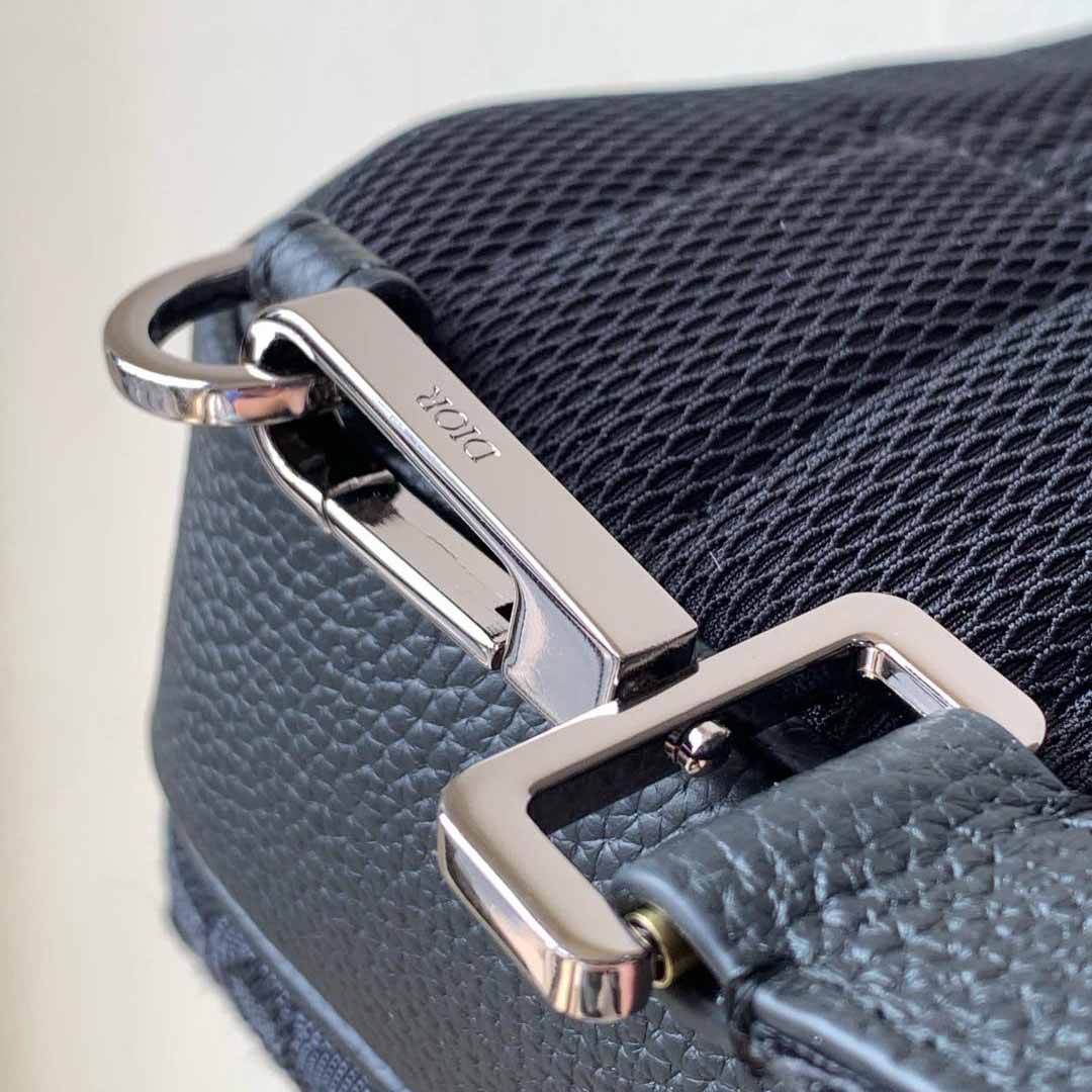 Dior Rider 2.0 Sling Bag  - 