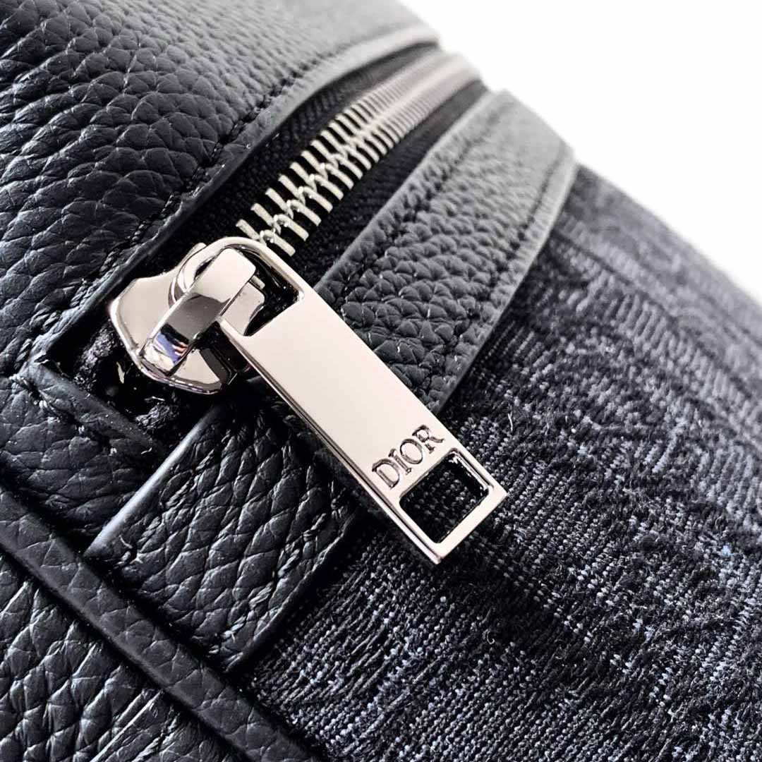 Dior Rider 2.0 Sling Bag  - 
