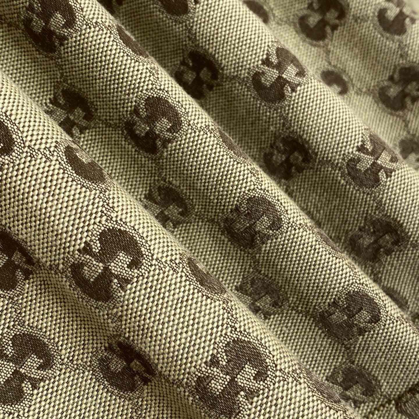 Gucci GG Supreme Shorts - 