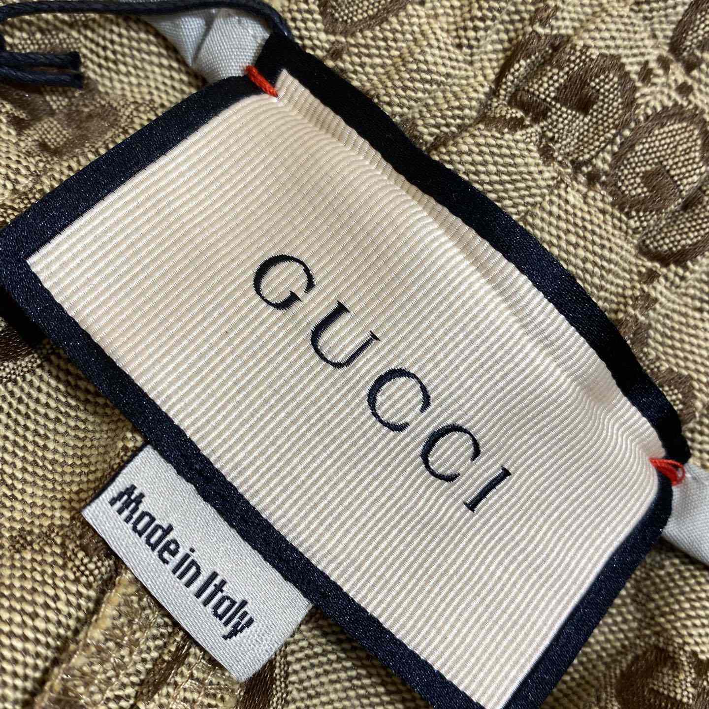 Gucci GG Supreme Shorts - 