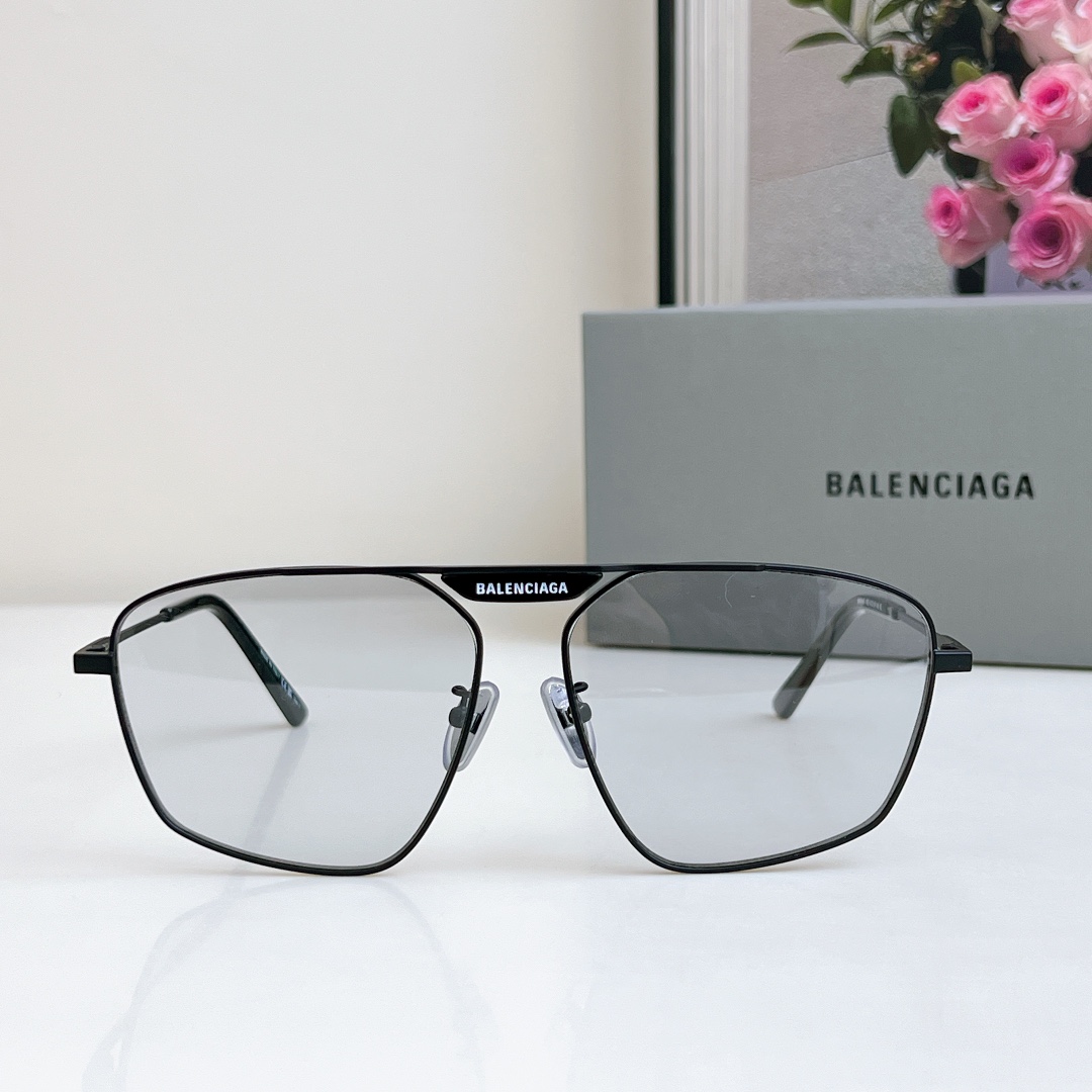 Balenciaga Tag 2.0 Navigator Sunglasses   BB0246SA - DesignerGu