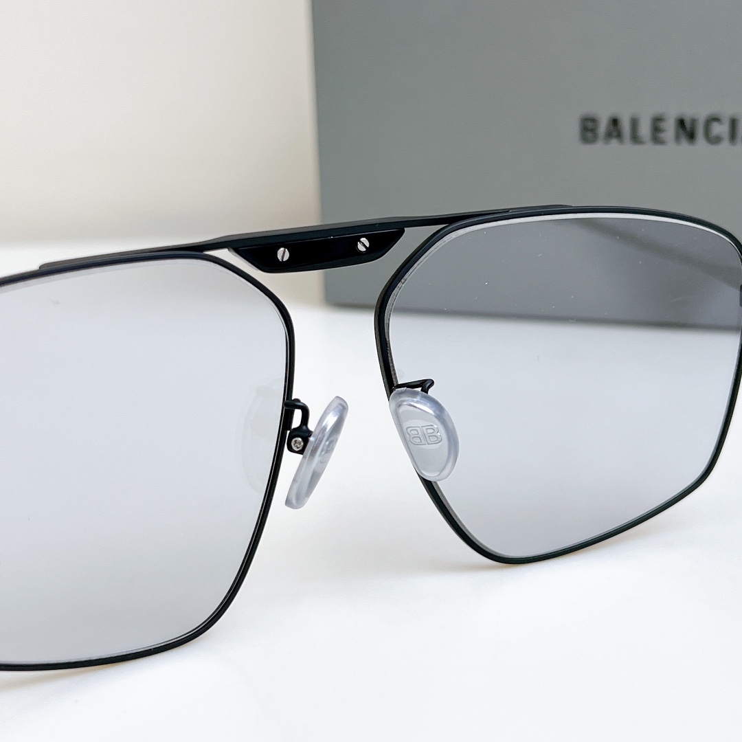 Balenciaga Tag 2.0 Navigator Sunglasses   BB0246SA - DesignerGu