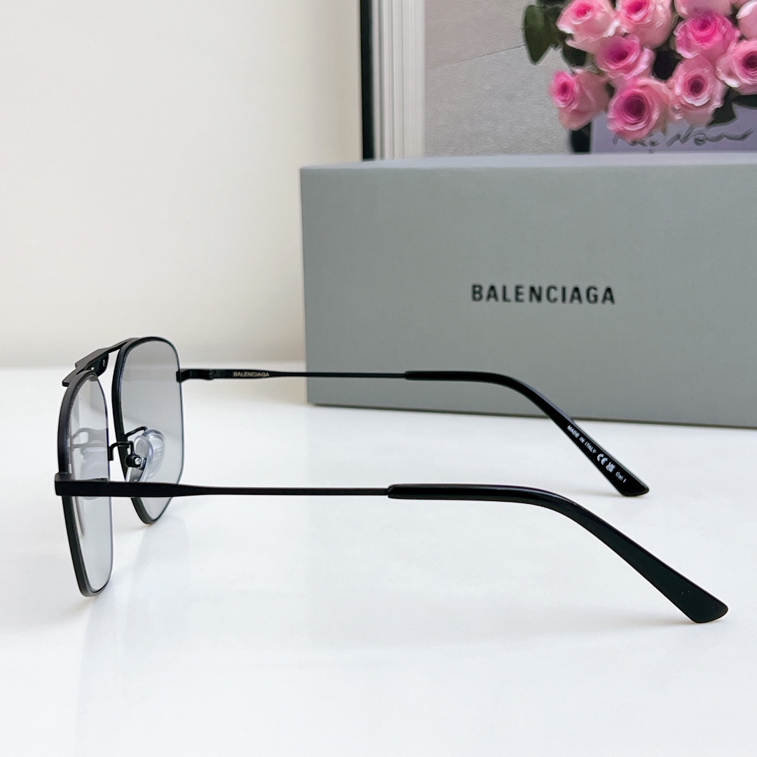 Balenciaga Tag 2.0 Navigator Sunglasses   BB0246SA - DesignerGu