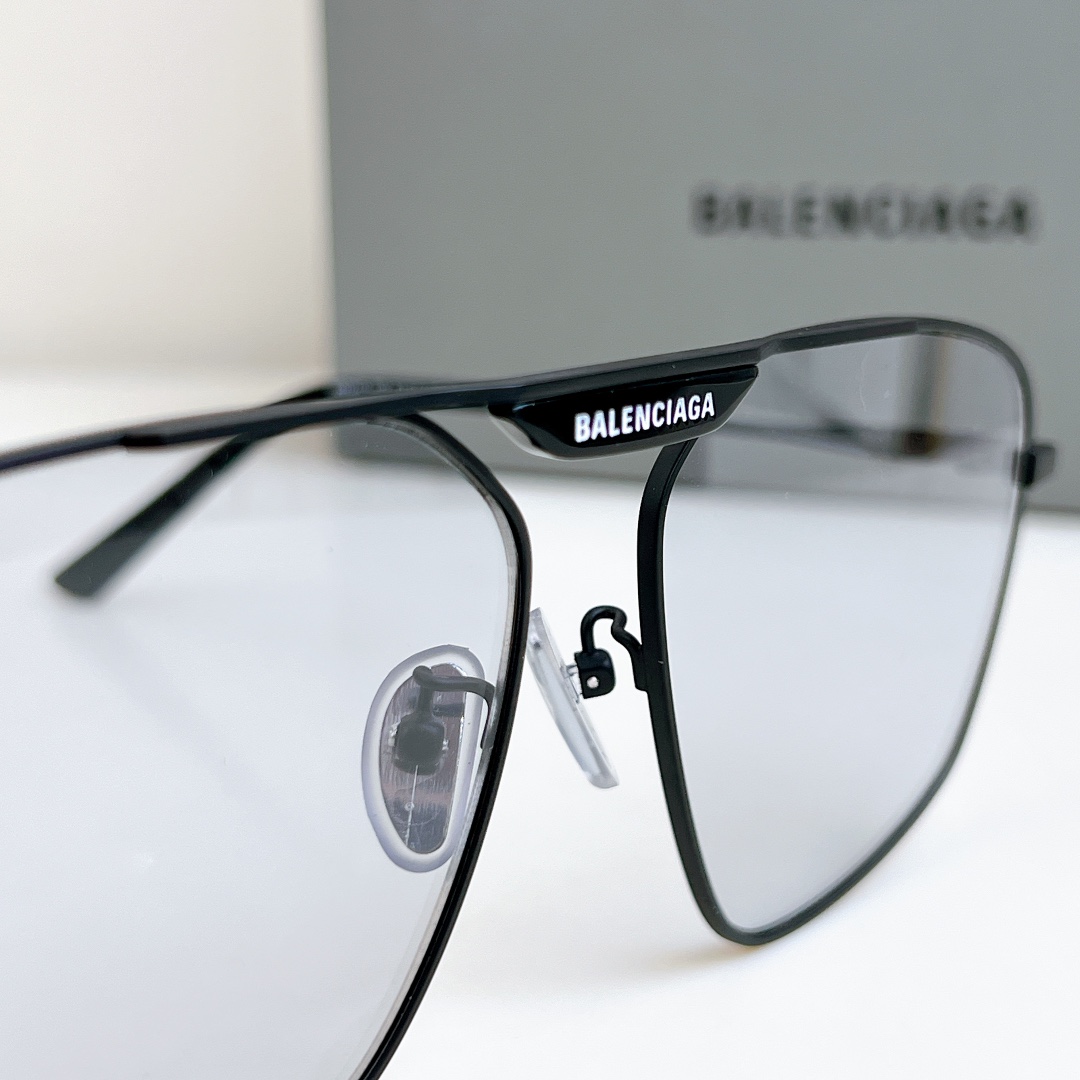Balenciaga Tag 2.0 Navigator Sunglasses   BB0246SA - DesignerGu