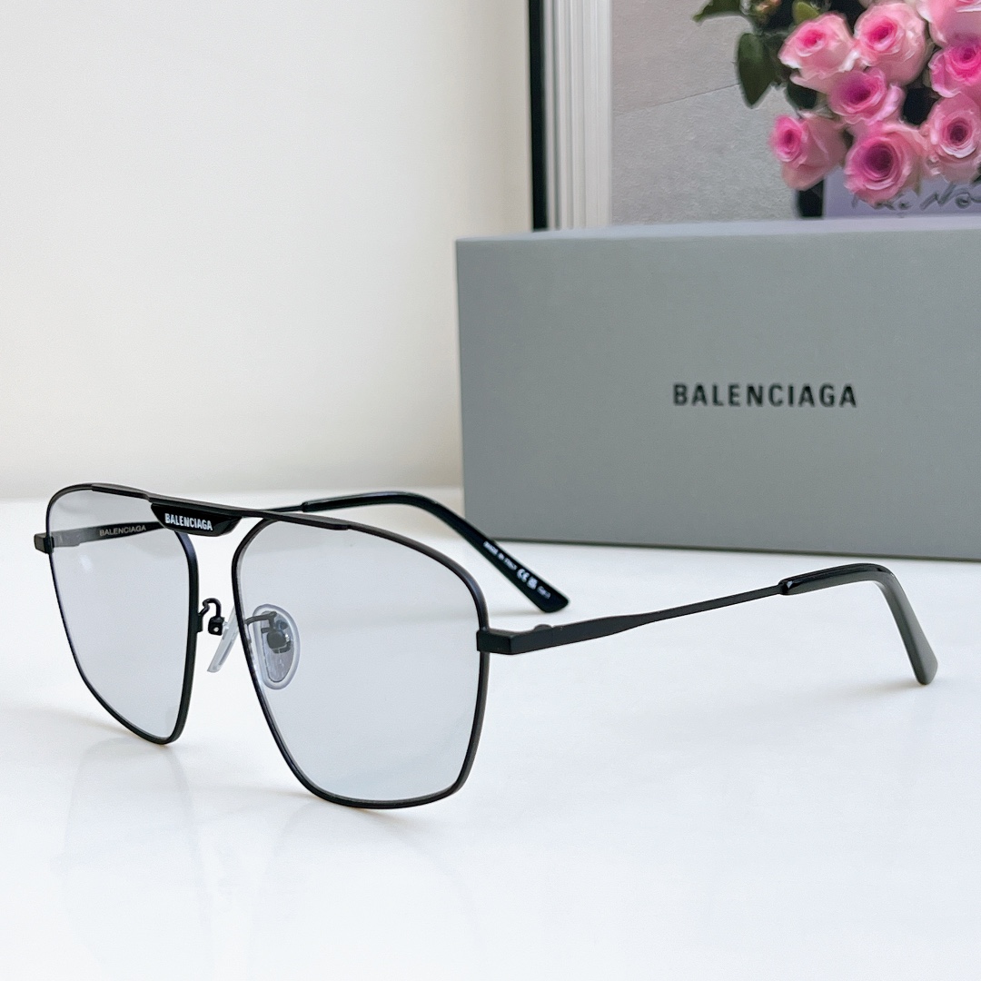 Balenciaga Tag 2.0 Navigator Sunglasses   BB0246SA - DesignerGu