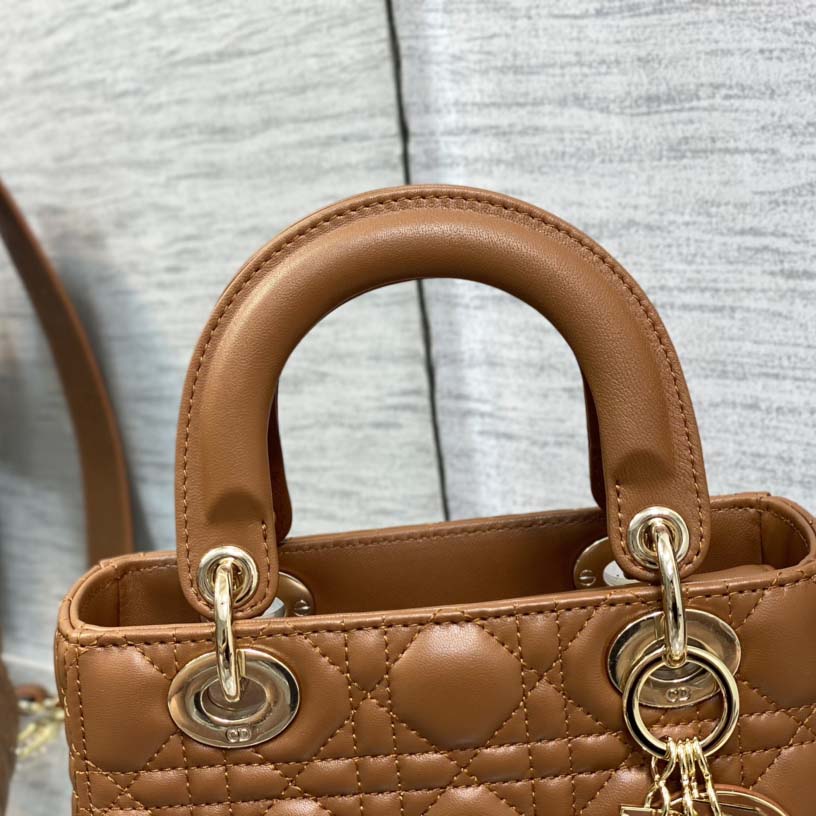 Dior Lady Dior Bag    20cm - DesignerGu